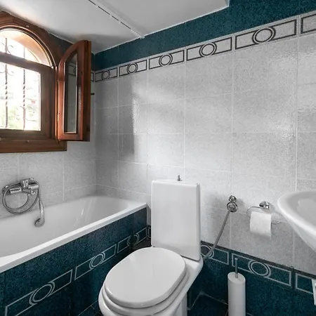 Beautiful House * Mola Kalyva