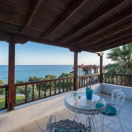 Beautiful House * Mola Kalyva